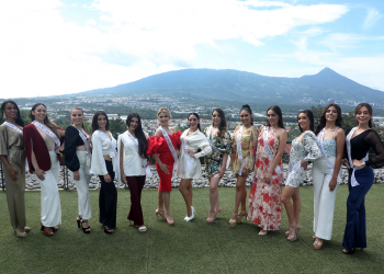 Miss El Salvador espera su representante