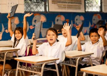 El Salvador es el país de Centroamérica que más invierte en la reducción de la brecha digital