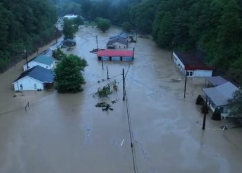 Tres muertos y varios desaparecidos en Kentucky a causa de inundaciones