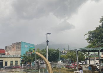 En la zona occidental de El Salvador se reporta 10 veces más lluvia que en la zona oriental