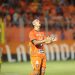 Águila debutó perdiendo 1-2 ante un versátil 11 Deportivo