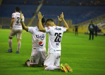 Alianza saca la casta de bicampeón para vencer a Firpo