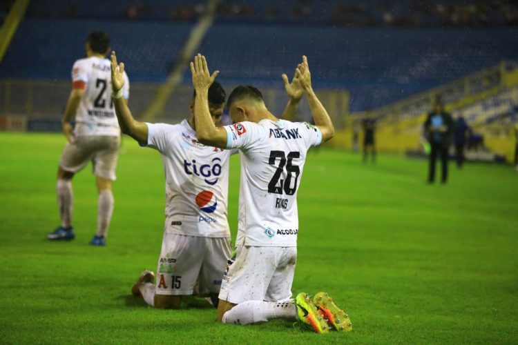 El Alianza buscará el tricampeonato y la corona número 18. Foto: Diario El Salvador.