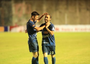 San Salvador pone sus condiciones y golea 3-0 a La Libertad, en el debut de ambos en la Liga Nacional de Fútbol