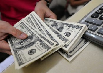 FMI mantiene proyección de crecimiento del 4% para economía argentina en 2022
