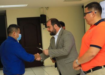 Familias de Brisas de San Francisco reciben compensación económica