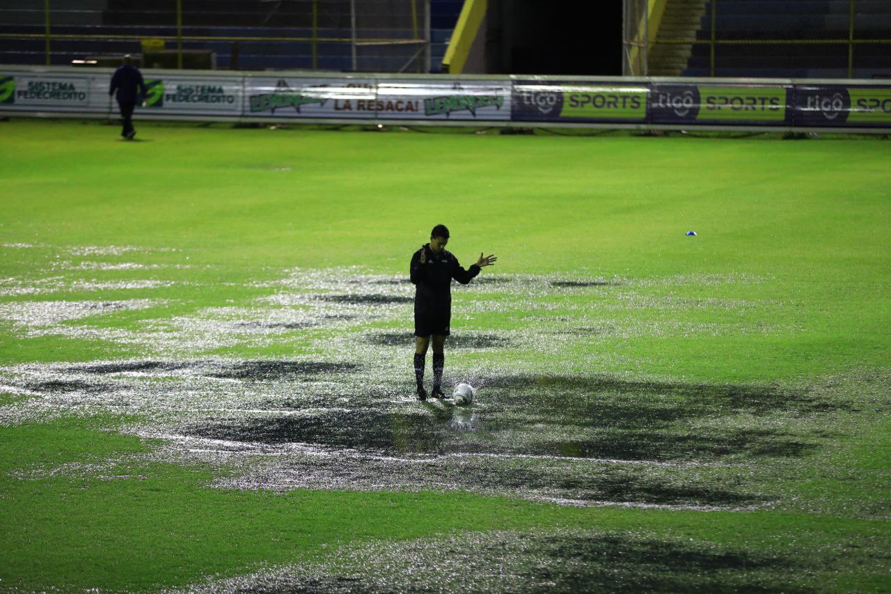 Comisión de la Asociación Uruguaya de Fútbol inspeccionó la cancha