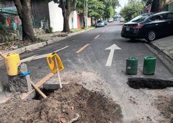 Vecinos solicitan reparación de calle en Mejicanos