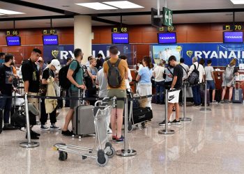 Una decena de vuelos cancelados en España por reinicio de huelga en aerolínea