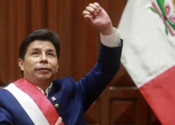 Presidente de Perú alega inocencia e invoca derecho a silencio en caso de presunta corrupción