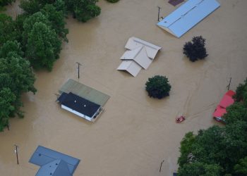 El número de muertos por las inundaciones en Kentucky se eleva a 35