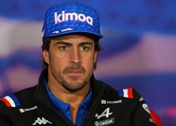El español Fernando Alonso correrá con Aston Martin en 2023