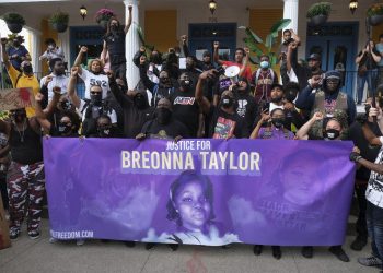 Cuatro policías inculpados por muerte de afroestadounidense Breonna Taylor