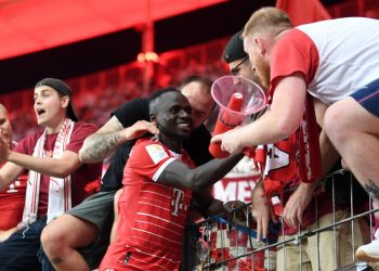 El Bayern arrolla al Eintracht en la apertura de la Bundesliga