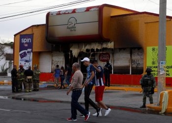 Ola de violencia en Ciudad Juárez deja 11 muertos y comercios incendiados