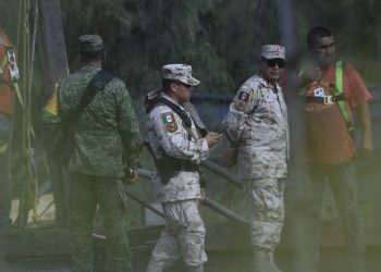Autoridades en México dicen que hay «condiciones» para entrar a mina con 10 atrapados
