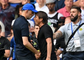 Chelsea y Tottenham empatan 2-2 en un duelo de alta tensión, altercado entre Tuchel y Conte