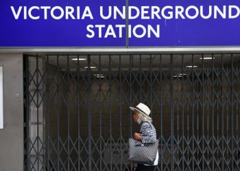 Tercer día de huelga en el transporte público británico contra la inflación