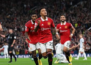 Manchester United gana el clásico y traslada la crisis a Liverpool