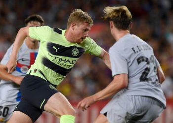 Trepidante empate de 3-3 entre Barcelona y Manchester City en duelo solidario