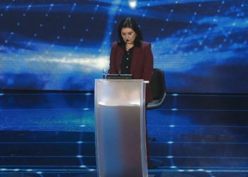 Bolsonaro y Lula se acusan frente a frente en primer debate en Brasil
