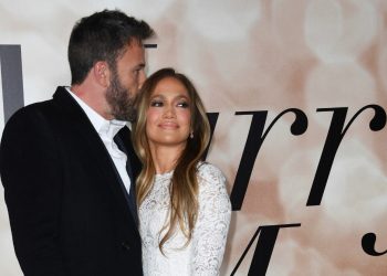 Jennifer López y Ben Affleck se casan en compañía de amigos y familiares