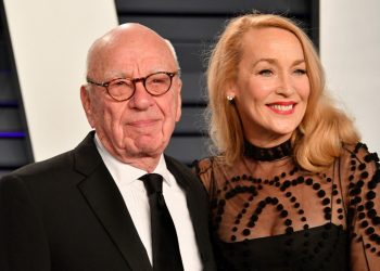 El magnate Rupert Murdoch y la modelo Jerry Hall, 25 años menor que él, finalizan su divorcio