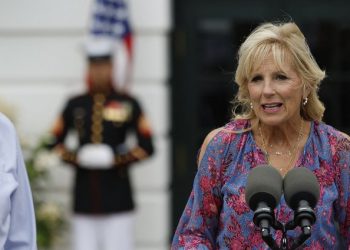 Primera dama de EE. UU., Jill Biden, da positivo al COVID-19
