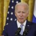 Joe Biden tose durante todo su discurso sobre firma de proyecto de ley en Casa Blanca