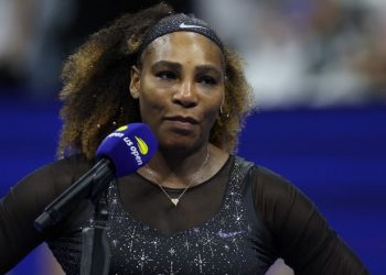 Serena Williams gana en su debut en el US Open y retrasa su despedida del tenis