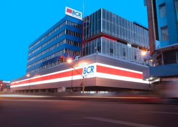 Gobierno de Costa Rica planea venta de bancos estatales y acciones de aseguradora para financiar pago de deuda pública