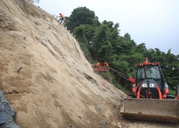 Obras Públicas continúa realizando obras de mitigación en zona de residencial Quintas Doradas
