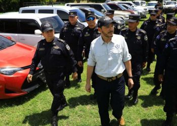 Autos decomisados a pandillas son usados en lucha anticrimen