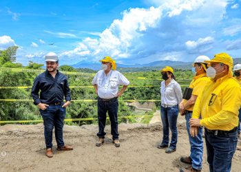 Ministro de Obras Públicas supervisa obras de mitigación en cárcavas ubicadas en comunidad Belén, Ilopango