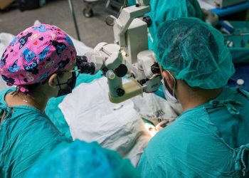 Pacientes con cataratas son beneficiados con jornada oftalmológica en el Hospital Rosales