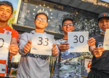 Jóvenes salvadoreños celebran el Día Internacional de la Juventud en colonia Zacamil, Mejicanos