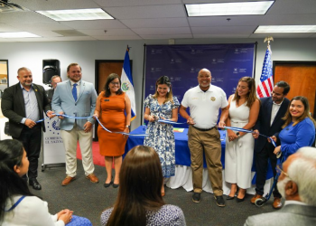 Más de 60 mil salvadoreños gestionarán sus trámites en nueva sede en Georgia