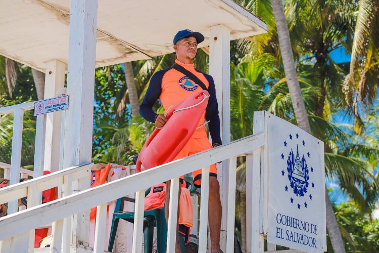 El Gobierno pidió a los salvadoreños y turistas que visiten los lugares de recreación del país que acaten las recomendaciones de las autoridades de las diferente. Foto / Diario El Salvador.