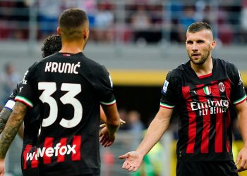 Milan vence al Udinese en el inicio de la Serie A en Italia
