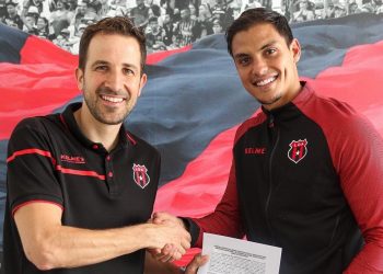 Érick Cabalceta ya no vendrá a Águila, porque firmó con el Alajulense de Costa Rica