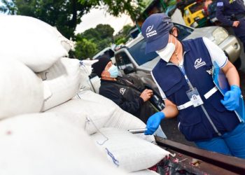 Defensoría del Consumidor ha retirado más de 6,000 productos vencidos en El Salvador