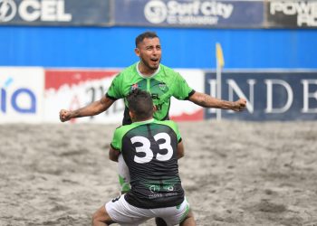 El título de goleo en la Liga de Fútbol Playa es cosa de dos