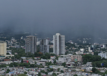 Medio Ambiente pronostica incremento de lluvias en El Salvador por paso de onda tropical