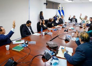 Comisión aprueba reformas para fortalecer combate a evasión y elusión