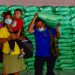 Entregan abono para los cultivos de 800 agricultores en Cojutepeque