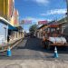 La Dirección de Obras Municipales repara las calles en la zona del mercado El Tamarindo, San Miguel 