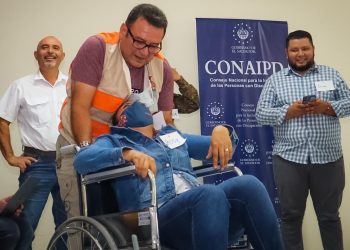 Capacitan sobre los derechos de personas con discapacidad en San Miguel y La Unión