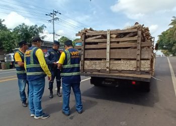 El Viceministerio de Transporte impuso 65 multas a transportistas de carga en Ahuachapán