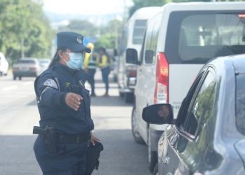 Más de 2,000 esquelas y medio centenar de detenidos durante periodo vacacional en El Salvador