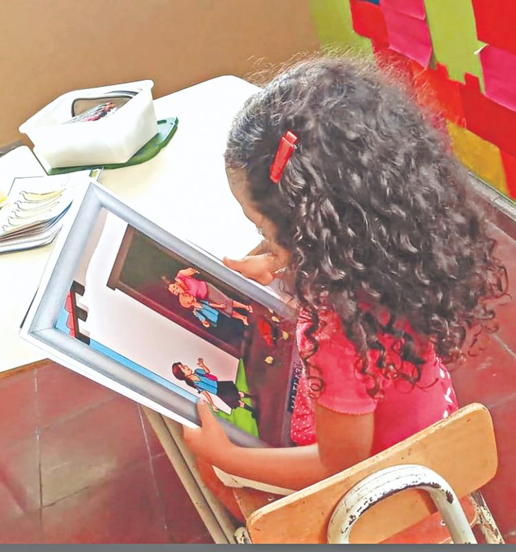 Derecho. El Salvador reconoce como un derecho humano el acceso a
la familia y a un hogar para los menores de edad.